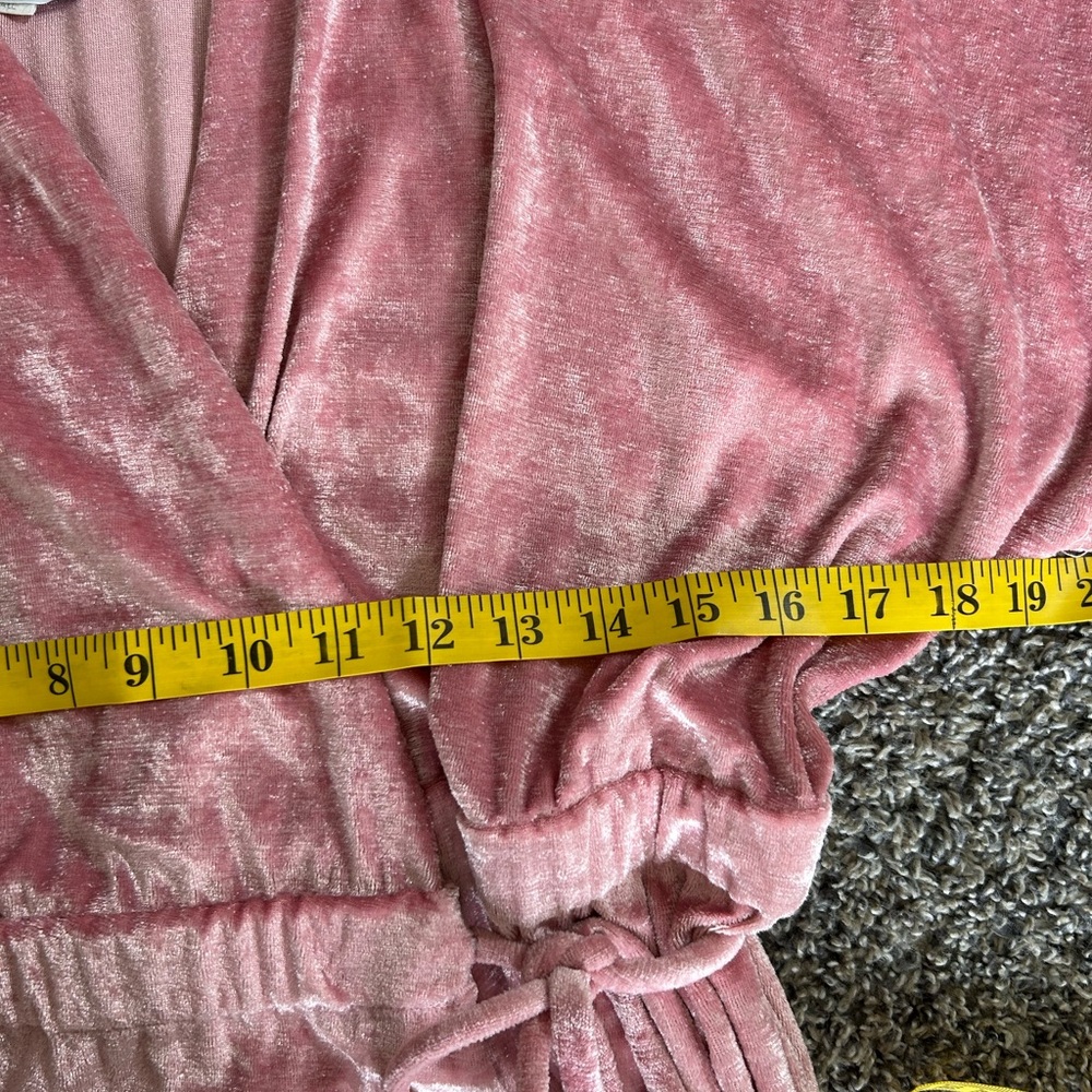 Niki-Lu 80s Vintage Women’s Crushed Pink Velvet Wrap-Around Robe Size Small - Picture 8 of 11